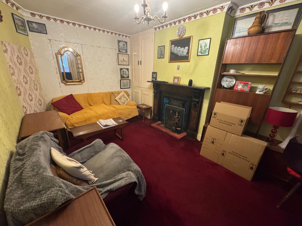 Lot: 68 - FOUR-BEDROOM HOUSE FOR TOTAL REFURBISHMENT OVERLOOKING THE RYPE - Reception room 1